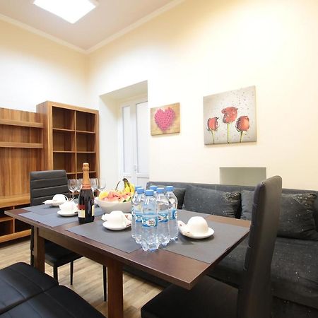 Deluxe Apartments 1326 Лвив Екстериор снимка