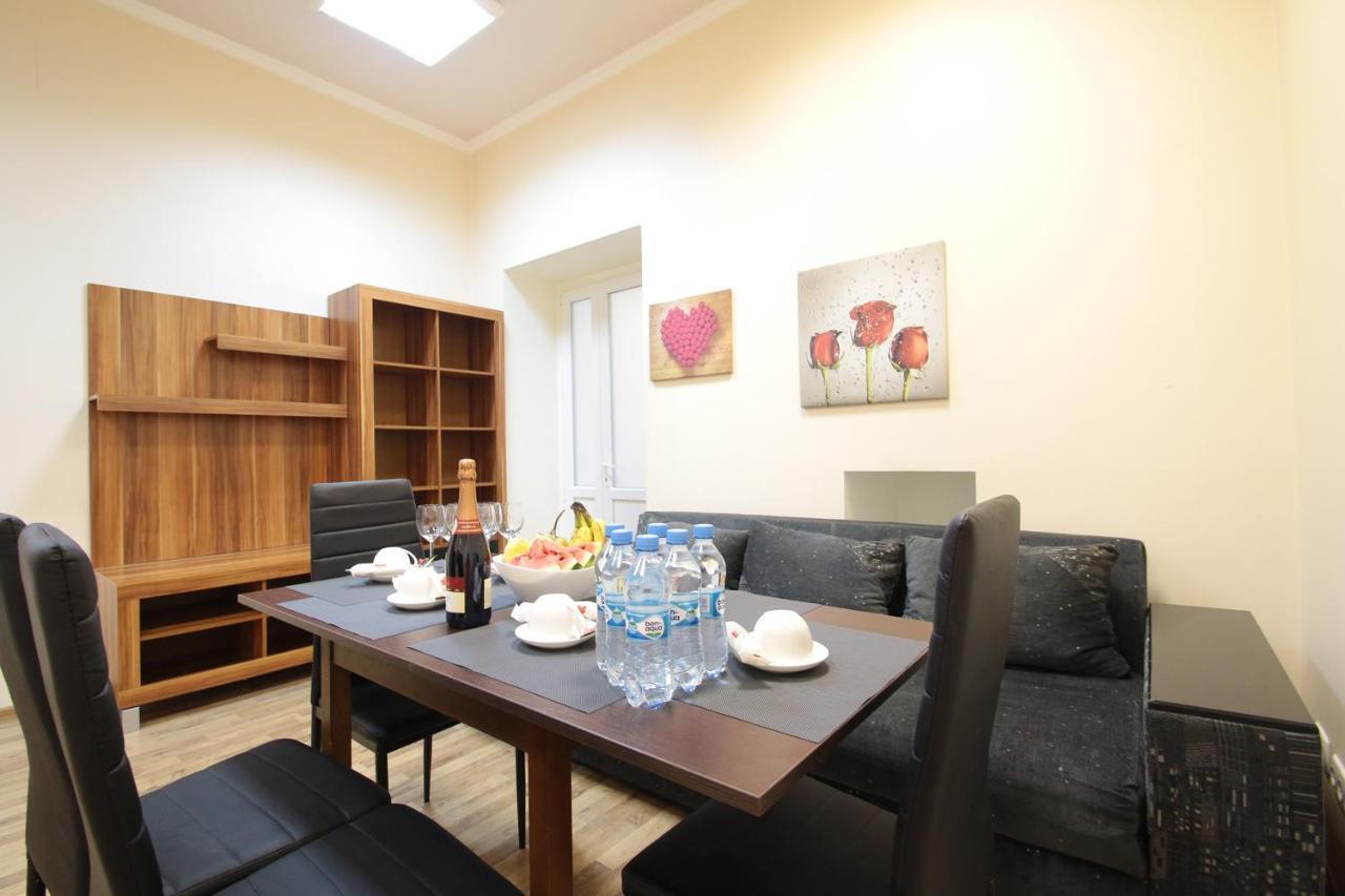Deluxe Apartments 1326 Лвив Екстериор снимка