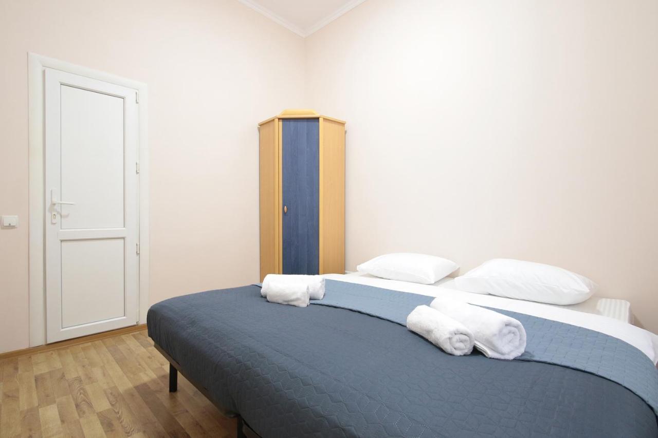 Deluxe Apartments 1326 Лвив Екстериор снимка